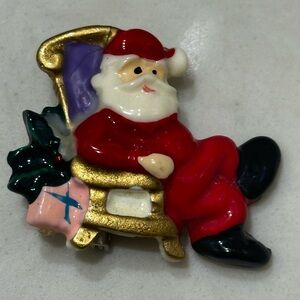 Vintage Santa Brooch Pin Molded Plastic Sitting In A Chair Christmas
